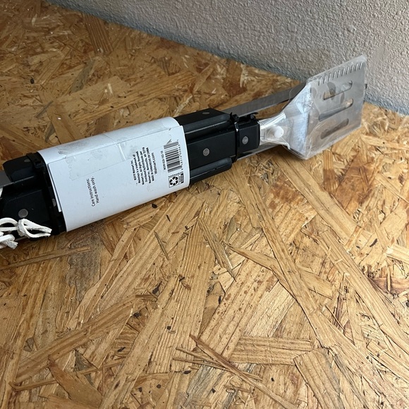 Mainstays 3 Piece Stainless Steel Barbecue Grill Tool Set - Picture 3 of 7